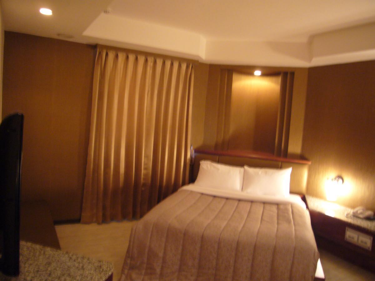 Windmill Fashion Hotel Kaohsiung Luaran gambar